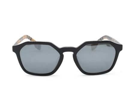 Burberry Wayfarer Sunglasses on Sale